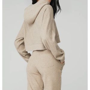 ALO YOGA Muse Hoodie AND Sweatpants Set in Gravel Heather
